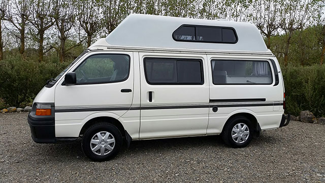 2002 Toyota Hiace Automatic high roof campervan
